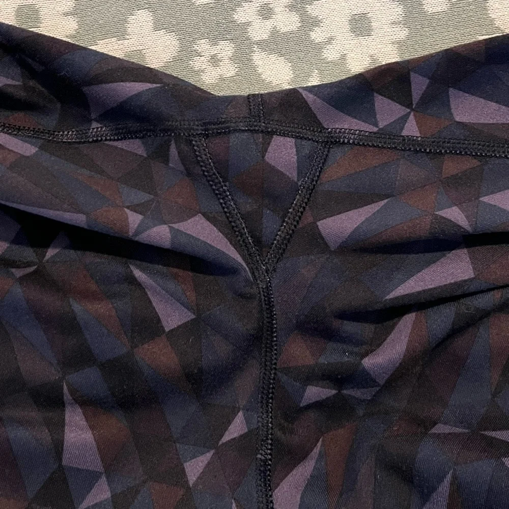 Lululemon stained glass leggings - Picture 6 of 6